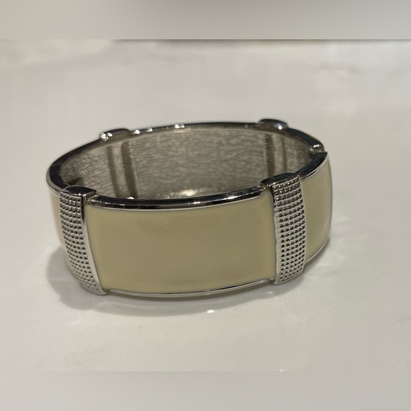 New York & Company Bangle Bracelet - Picture 1 of 5